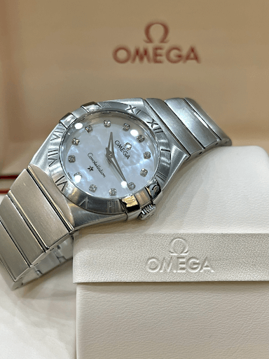 dong-ho-nu-omega.png